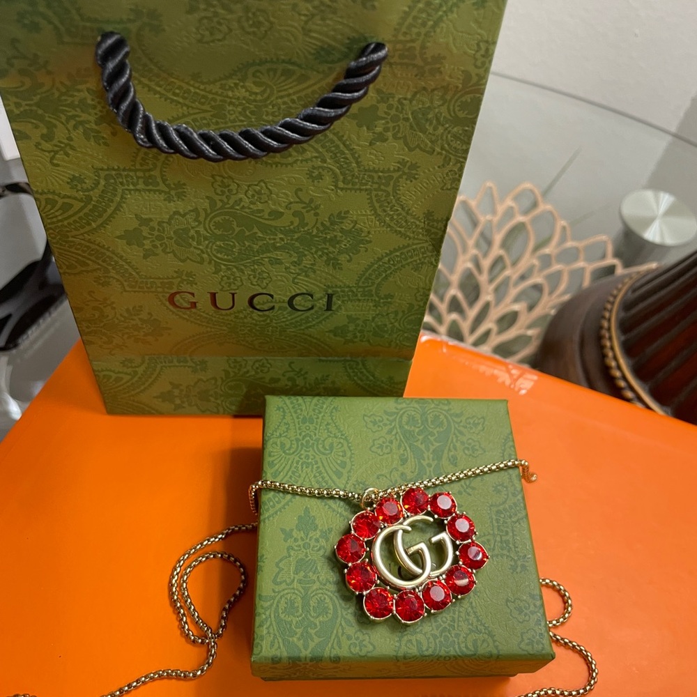 Gucci - Picture 2 of 15